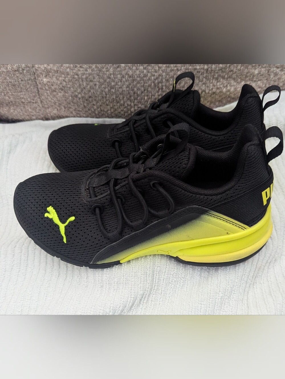 Puma tennis shoes Yellow Black sneakers kids 1C 376299-01